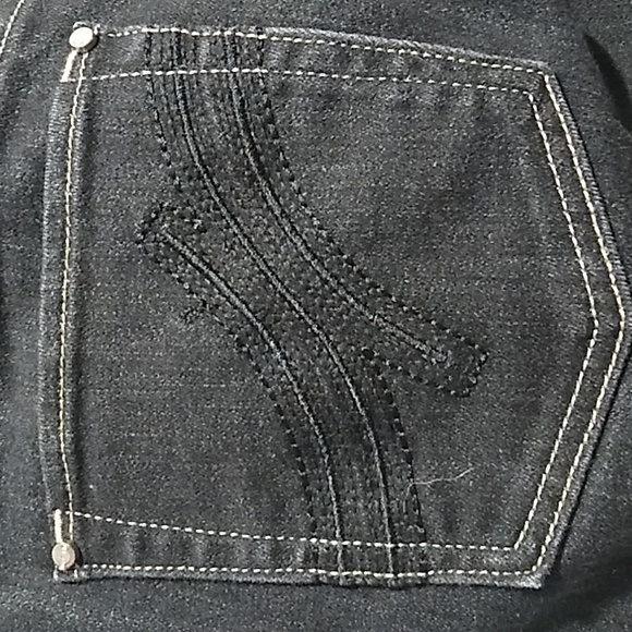 White House Black Market Slim Capri Noir Jeans Sz.2 Feel Beautiful Like New - Picture 9 of 13